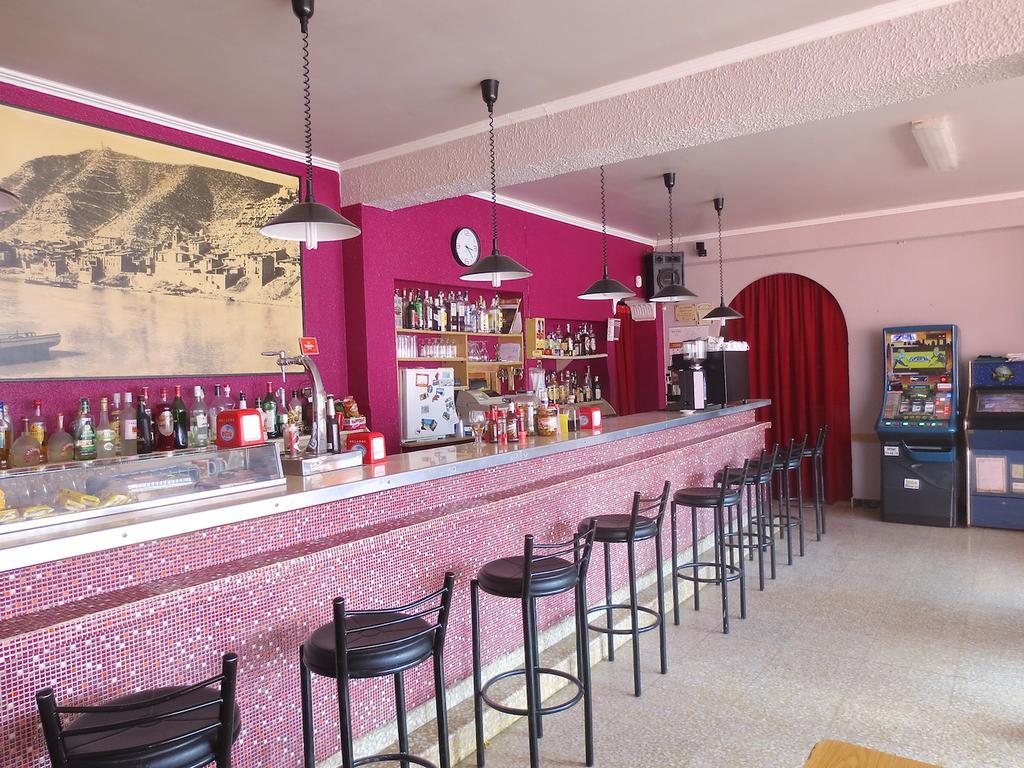 Hostal Roca Fayón エクステリア 写真