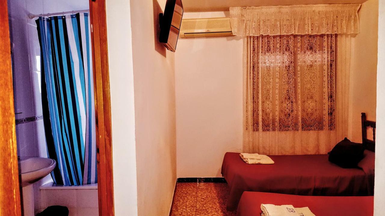 Hostal Roca Fayón エクステリア 写真