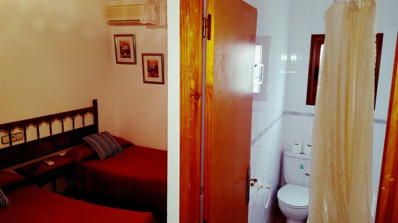 Hostal Roca Fayón エクステリア 写真